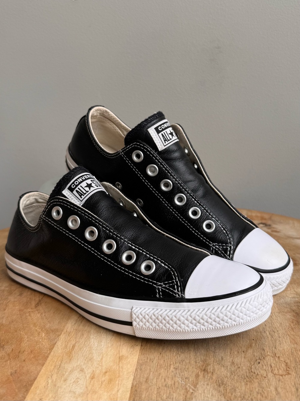 Converse Chuck Taylor All Star Leather Slip-on Black No-lace Sneakers Women 7.5